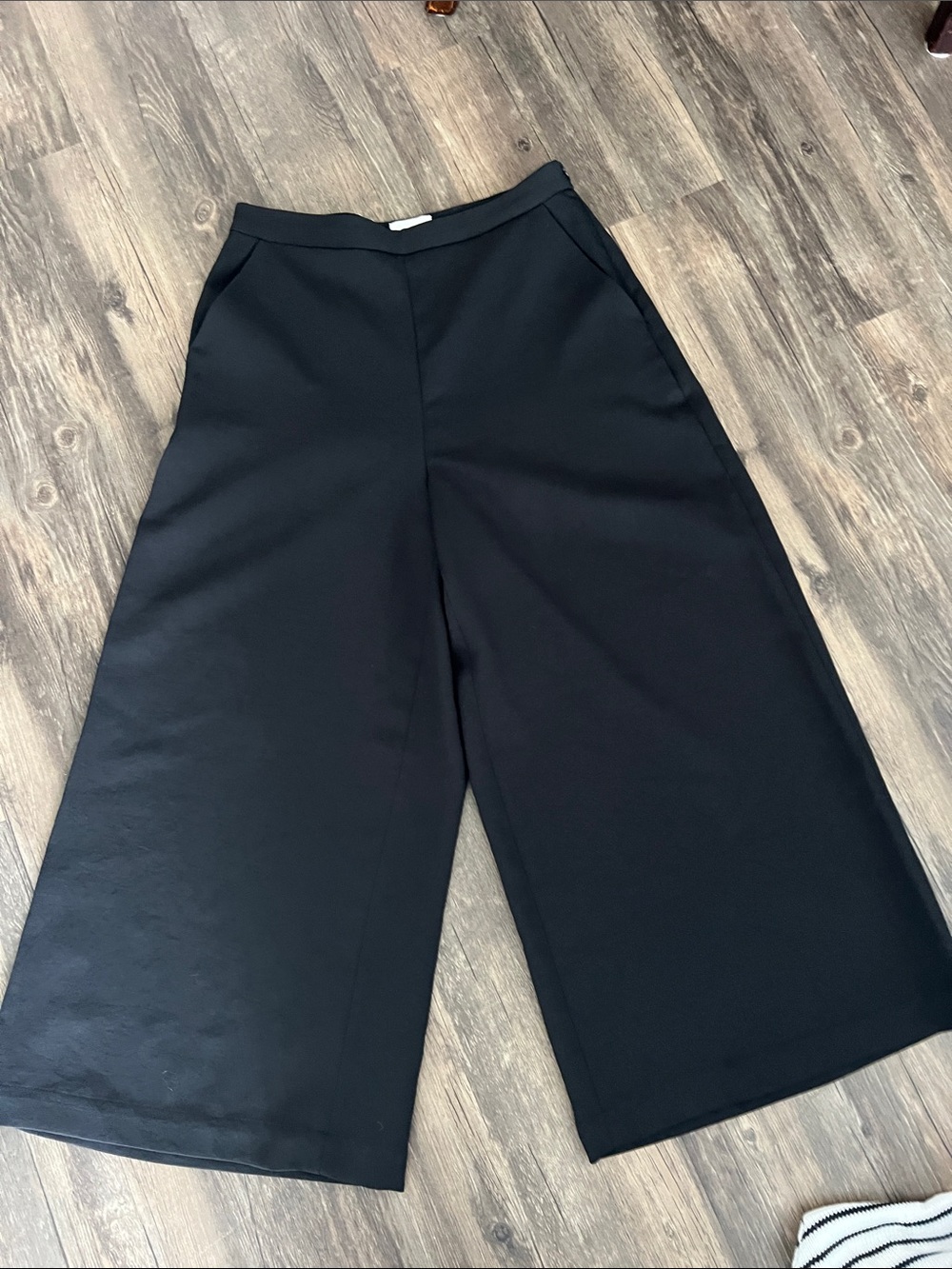 Wilfred Black Wide-Leg Cropped Pants